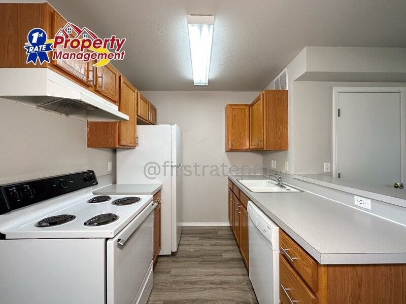 275 E Elbridge St - Photo 7 of 23