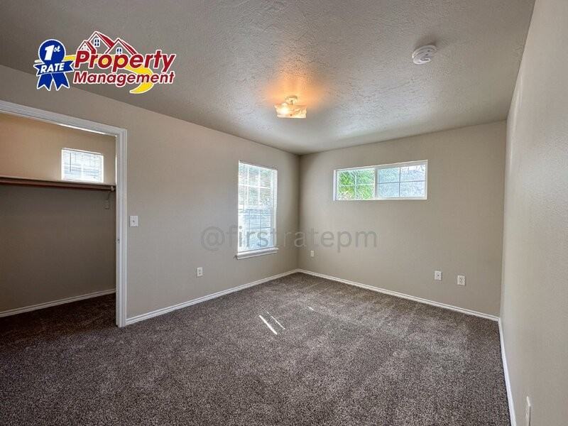 11884 W Cloverbrook Ln #201 - Photo 6 of 25
