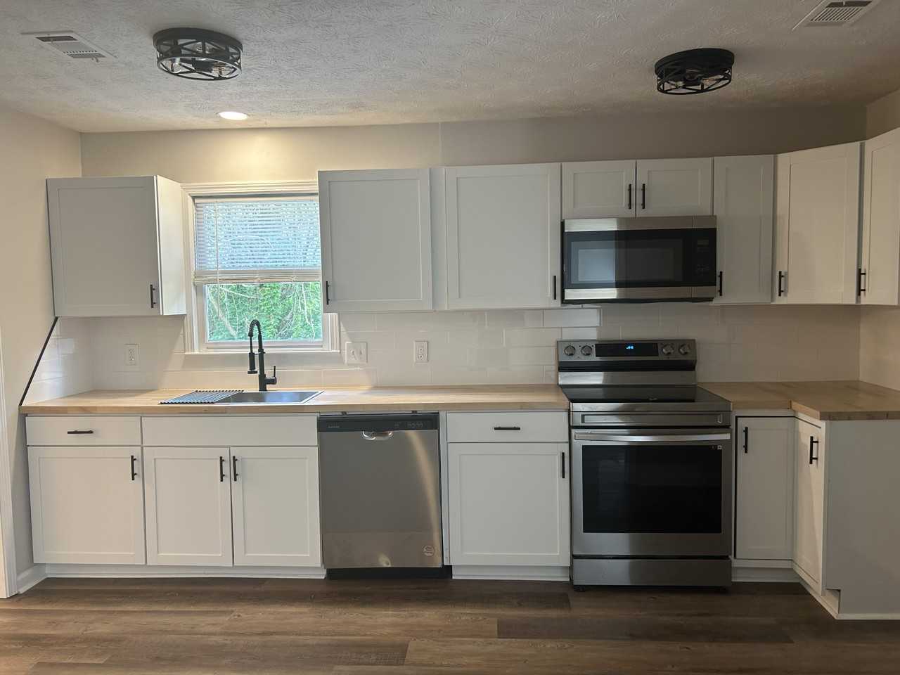 6321 Billings Rd - Photo 3 of 8