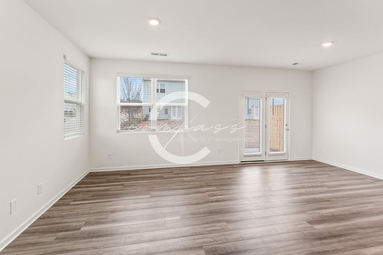 303 Aldgate Way - Photo 3 of 24