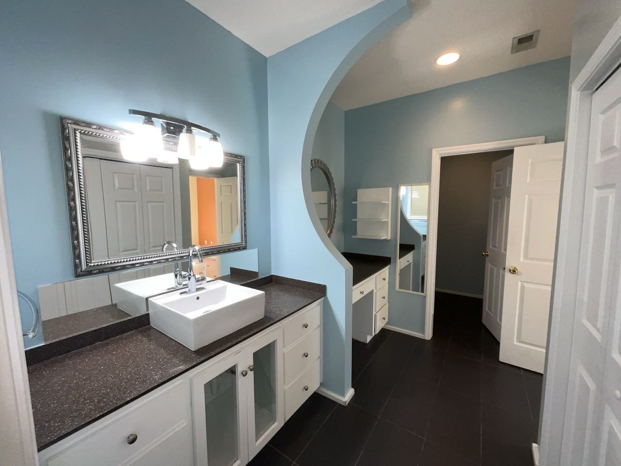 380 Tremain Dr - Photo 5 of 25