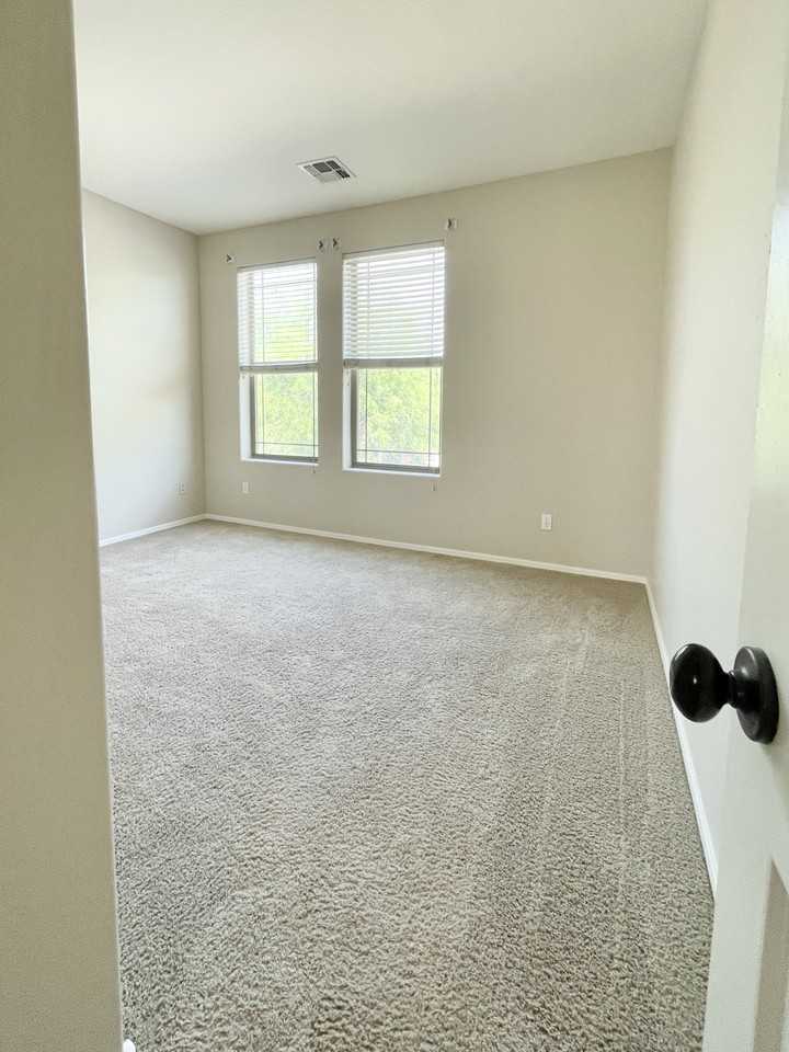 15377 Mackenzie Drive - Photo 6 of 23