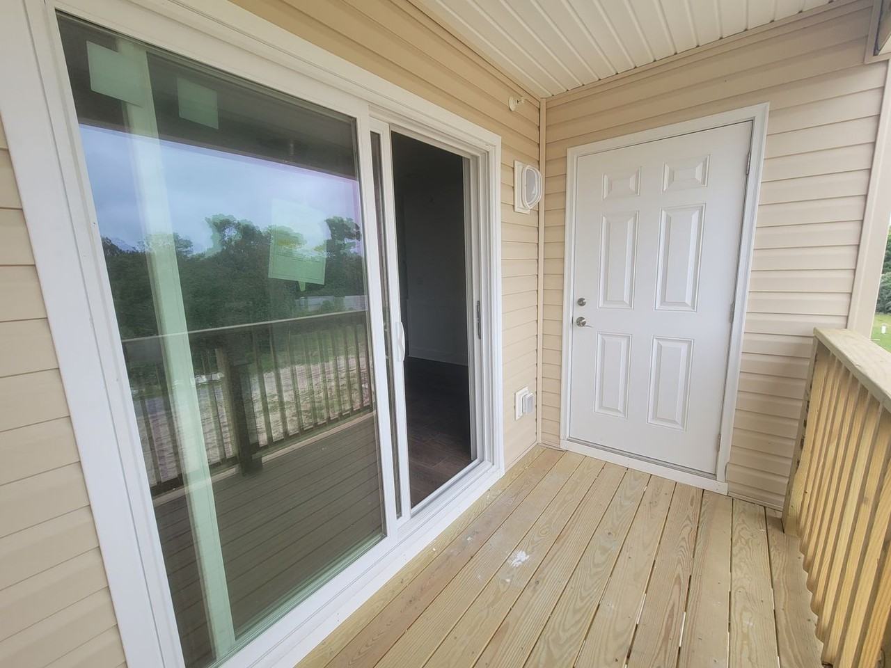 816 Caroline Ct - Photo 2 of 19