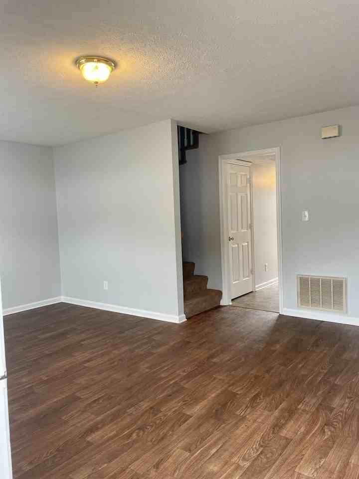 Jefferson Ridge Apartments - Photo 2 of 43