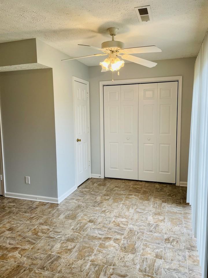 Jefferson Ridge Apartments - Photo 6 of 43