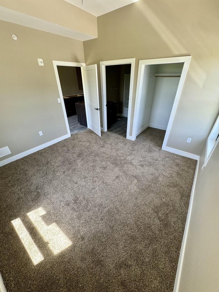 8781 Lexington Avenue - Photo 2 of 8