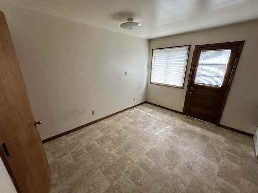 127 Mathews Dr | 180-198 1st St - Photo 2 of 14