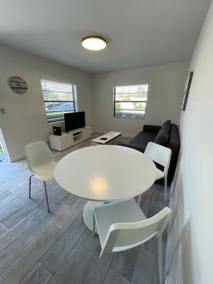 1959 Southeast 3rd Street - Photo 2 of 8