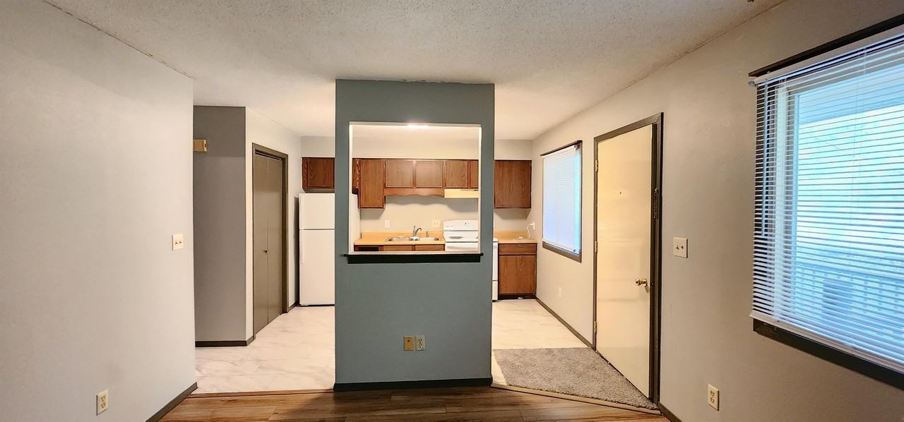 515 Dewey Avenue - Photo 2 of 16