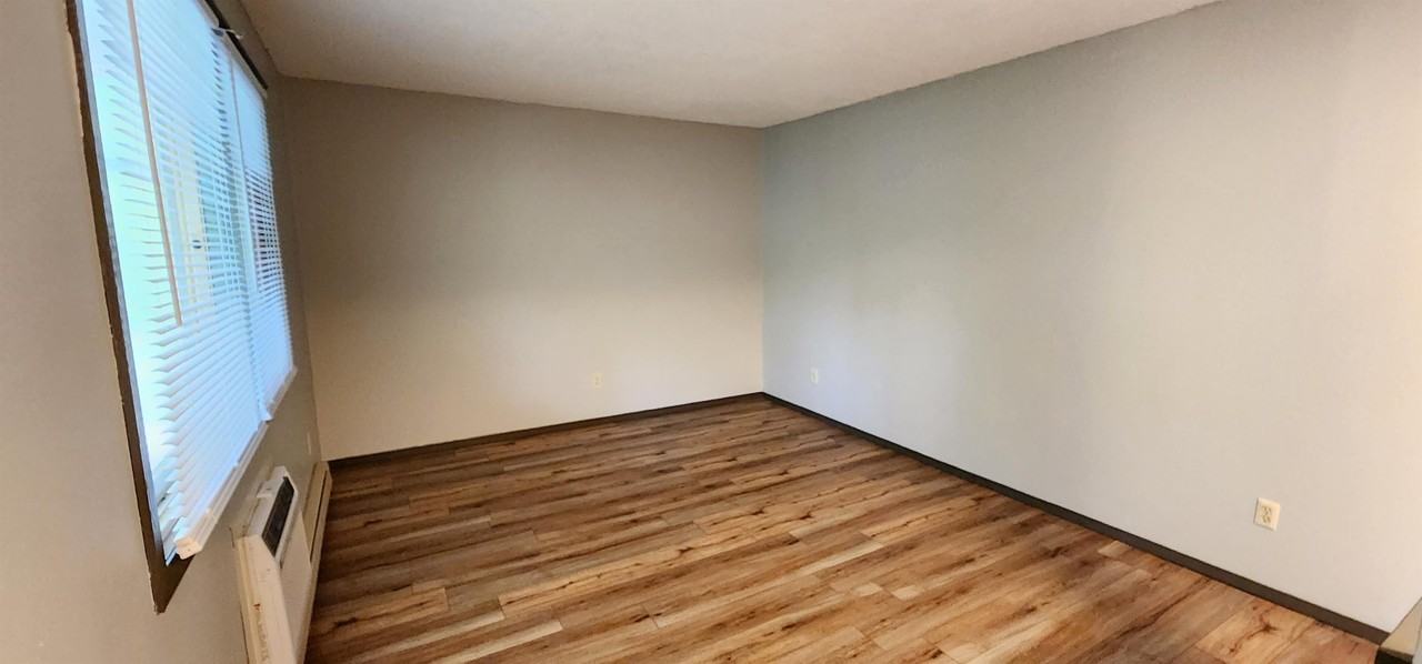 515 Dewey Avenue - Photo 3 of 16