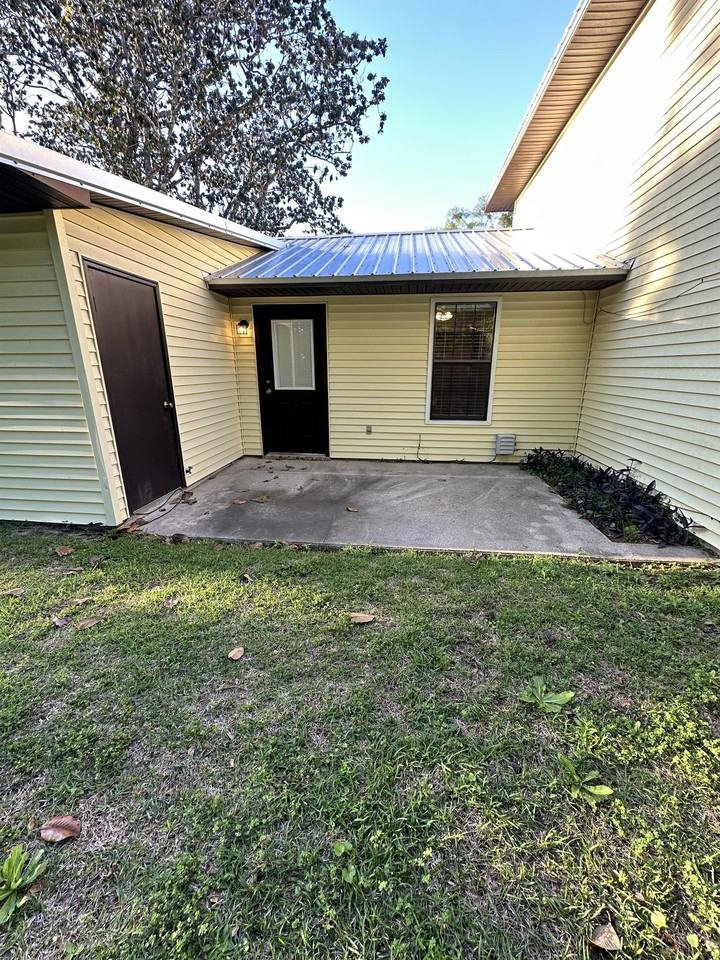 16310 South Boulevard - Photo 2 of 8