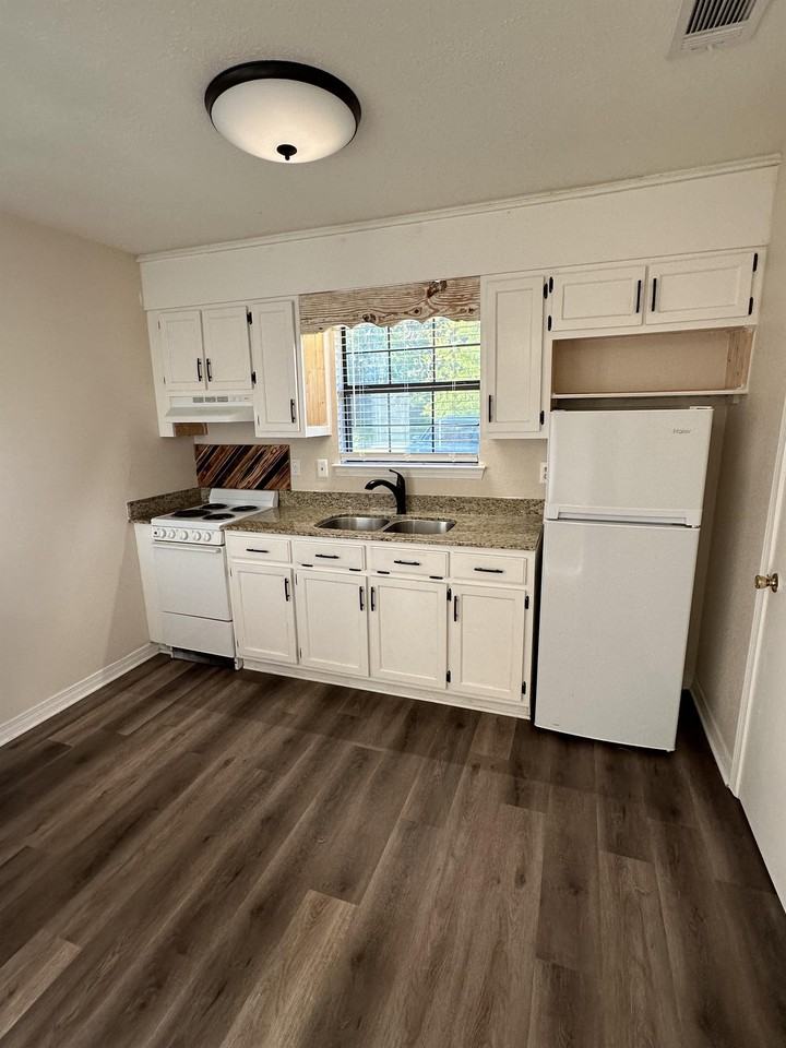 16310 South Boulevard - Photo 3 of 8