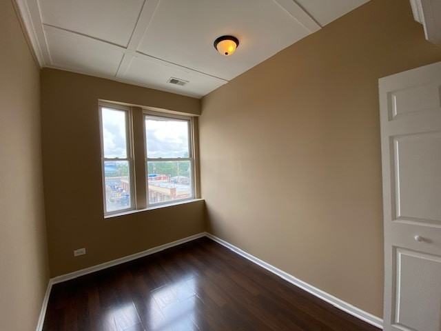 Lawndale Ave 1601 N - Photo 4 of 50