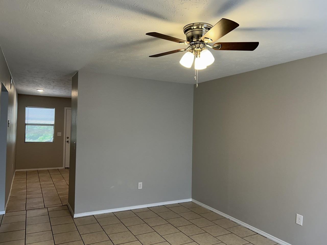 170 Brooke Lynn Dr, Apt. C - Photo 3 of 8