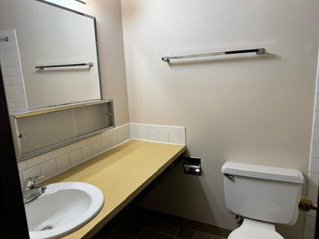 Commons - Photo 7 of 34