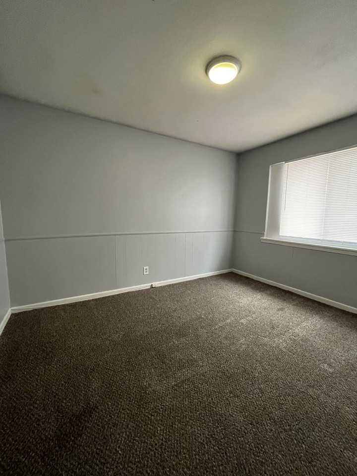1642 N Hillside - Photo 5 of 9
