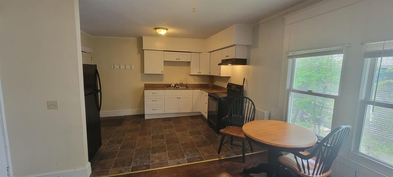 191 Center St - Photo 3 of 10