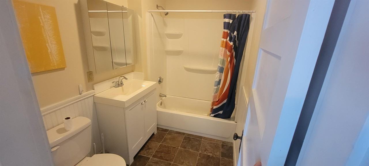 191 Center St - Photo 4 of 10