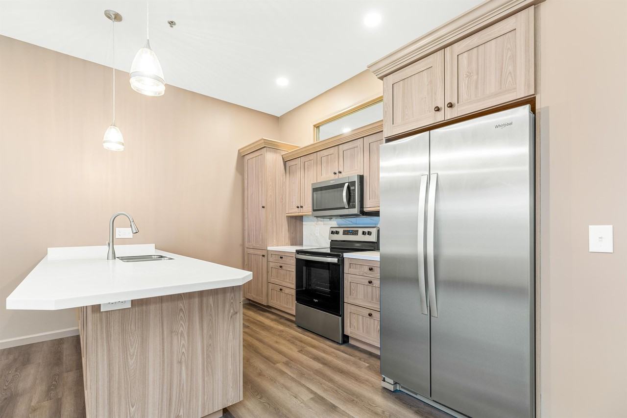 Lake Street Apartments - Photo 3 of 16