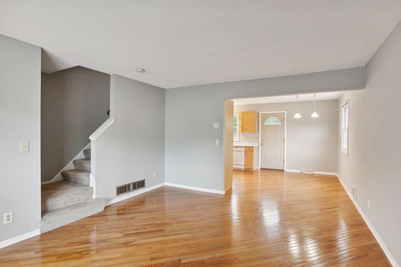 140 6th Avenue Northeast - Photo 2 of 9