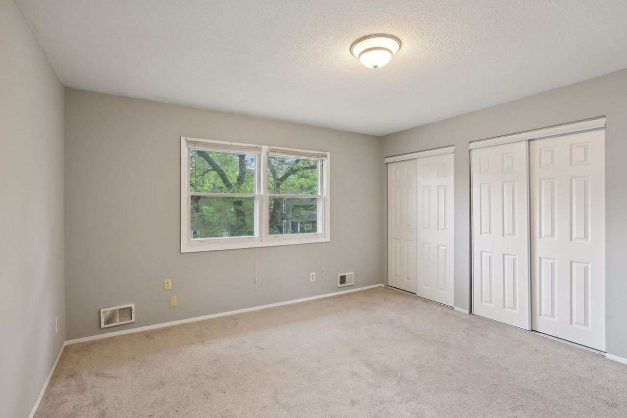 140 6th Avenue Northeast - Photo 5 of 9