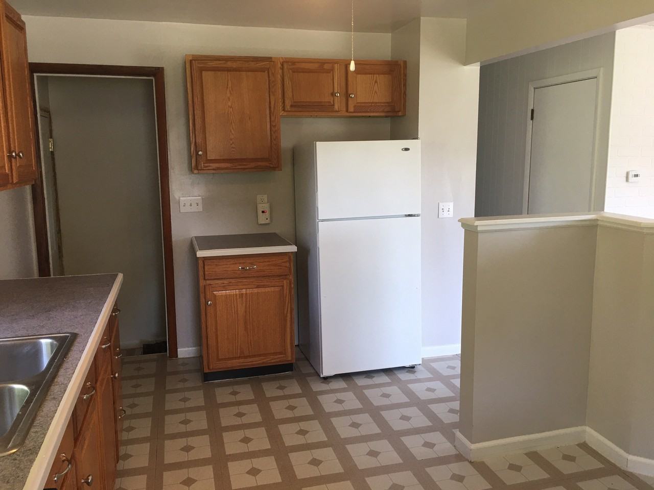 327 Jackson Avenue - Photo 5 of 15