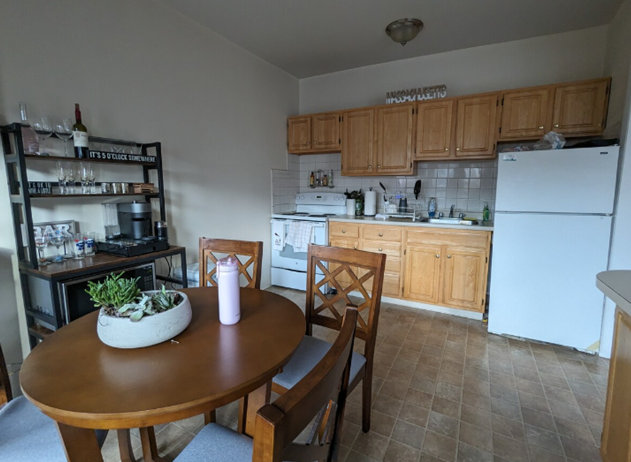 1117 Commonwealth Ave - Photo 3 of 13