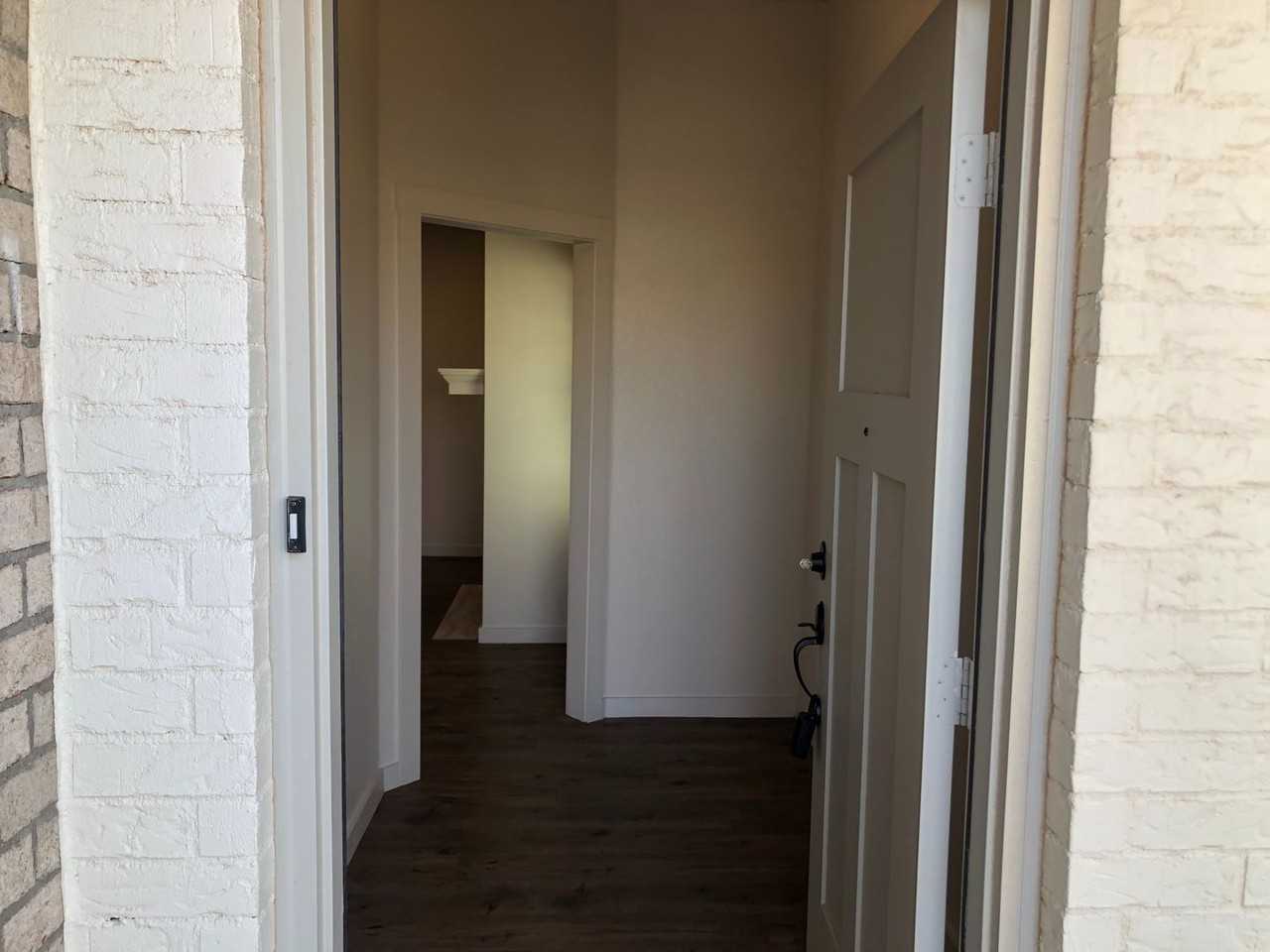 2723 137th St - Photo 3 of 21