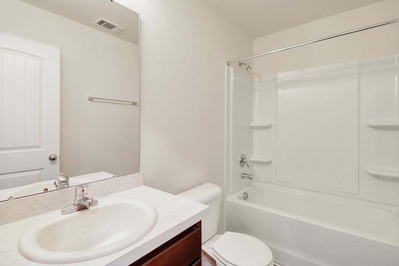 241 Willis Way - Photo 6 of 10