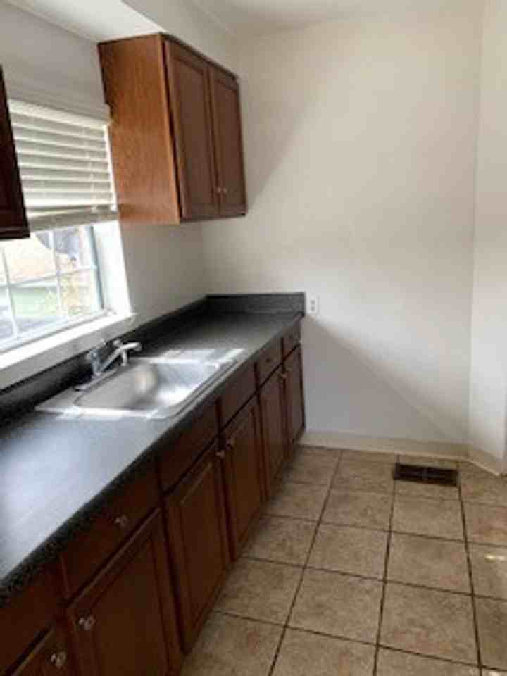 1134 S Summerlin Ave - Photo 3 of 20