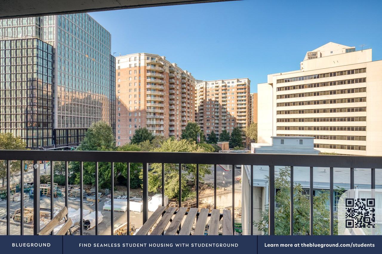 1425 S Eads St #603 - Photo 7 of 34