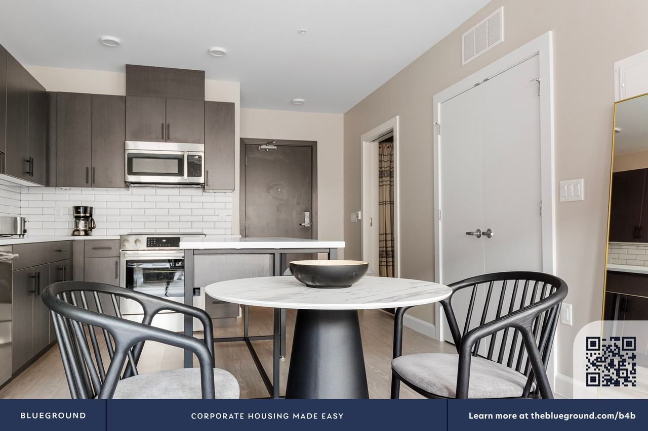 21 Charles St #920 - Photo 6 of 18