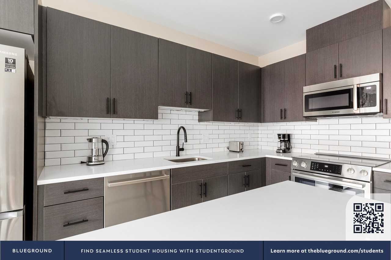 21 Charles St #920 - Photo 7 of 18