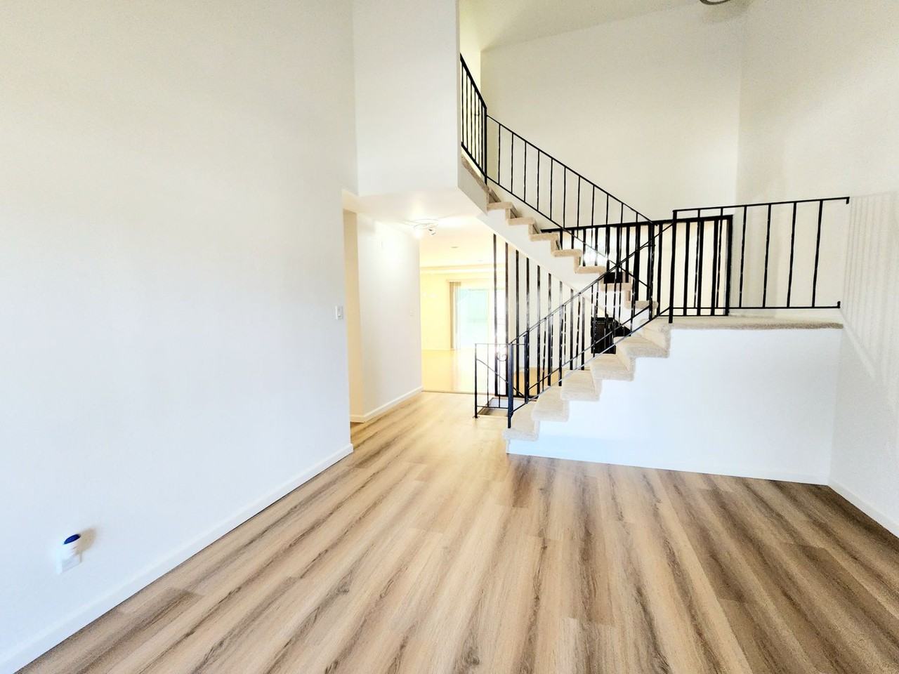 3637 Bassett Ct - Photo 3 of 41