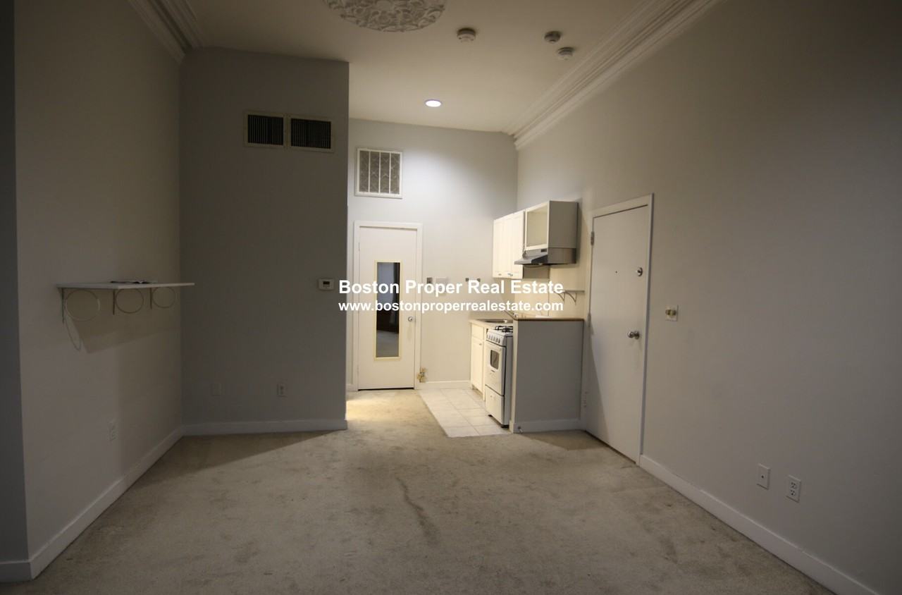 550 Columbus Ave #1K - Photo 3 of 5