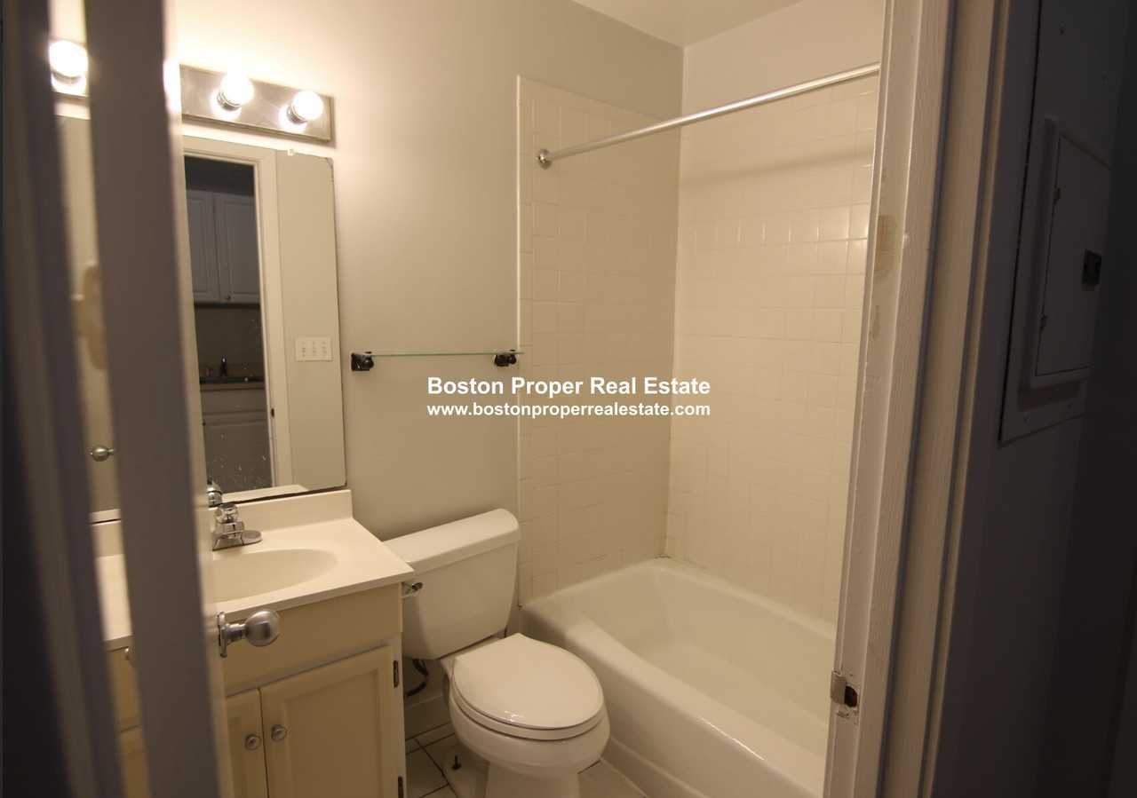 550 Columbus Ave #1K - Photo 4 of 5