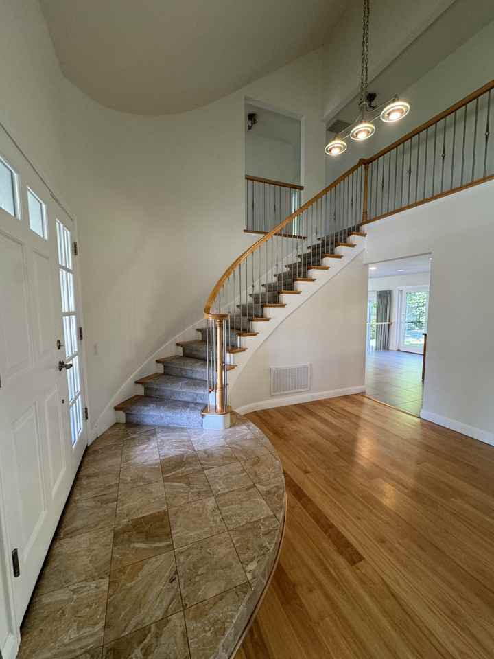 634 Tarrytown Ct #NA - Photo 2 of 20