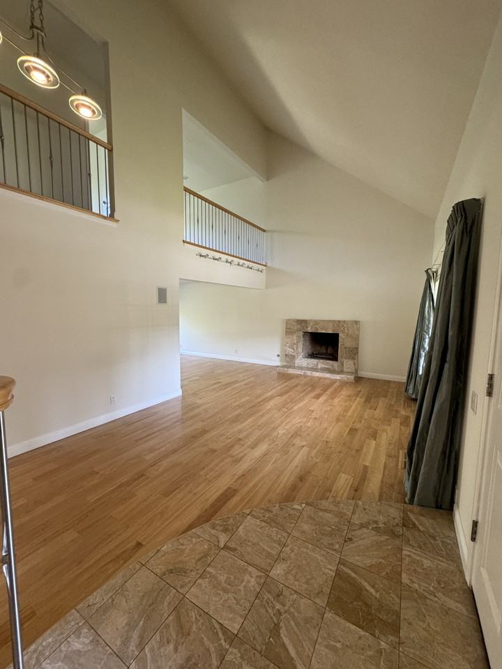 634 Tarrytown Ct #NA - Photo 3 of 20