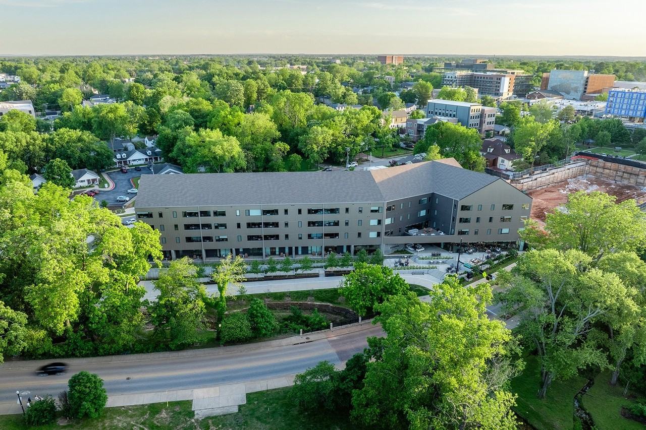 The Howard - Photo 3 of 38