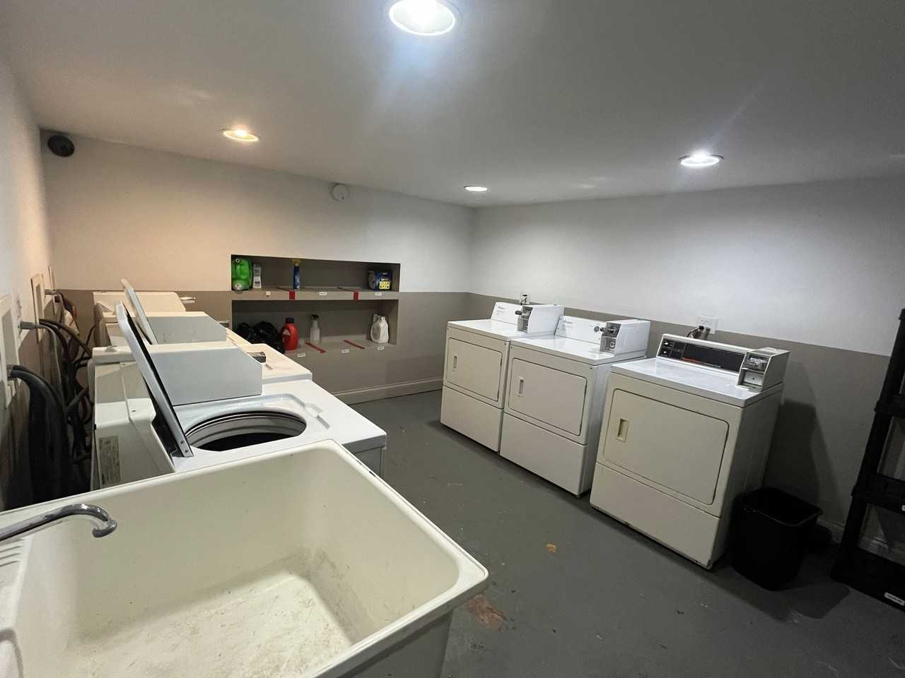 1634-36 W Montrose - Photo 2 of 41