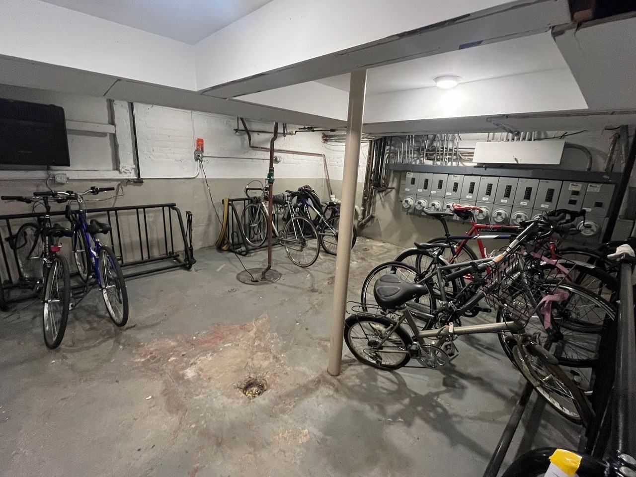 1634-36 W Montrose - Photo 3 of 41