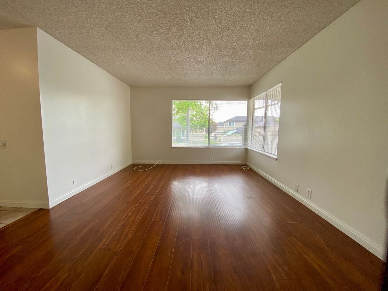 1325 Brooktree Cir - Photo 3 of 21