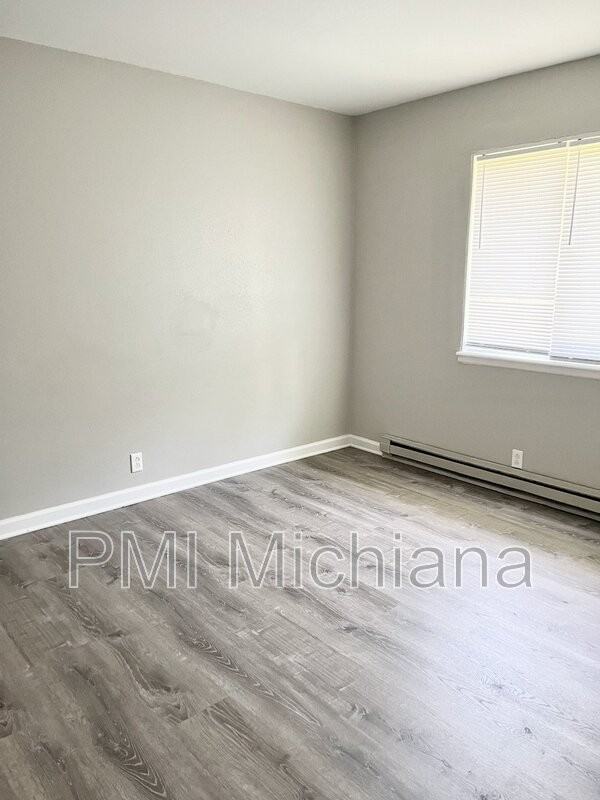 2263 Johnson St - Photo 3 of 9