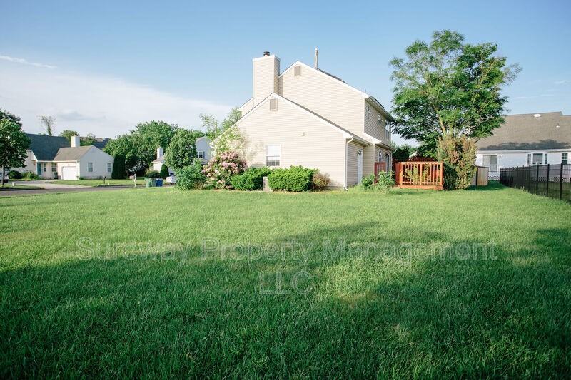 23 Winterset Ln - Photo 3 of 44