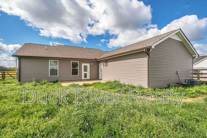 38 Kasen Ln - Photo 3 of 18