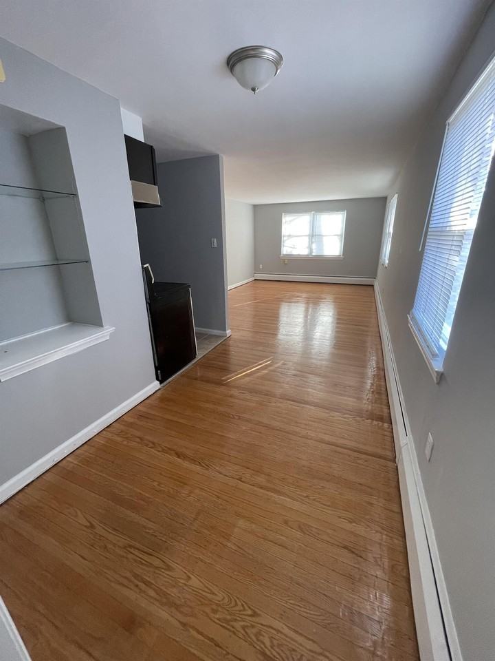 2909 Garrett Road - Photo 6 of 11