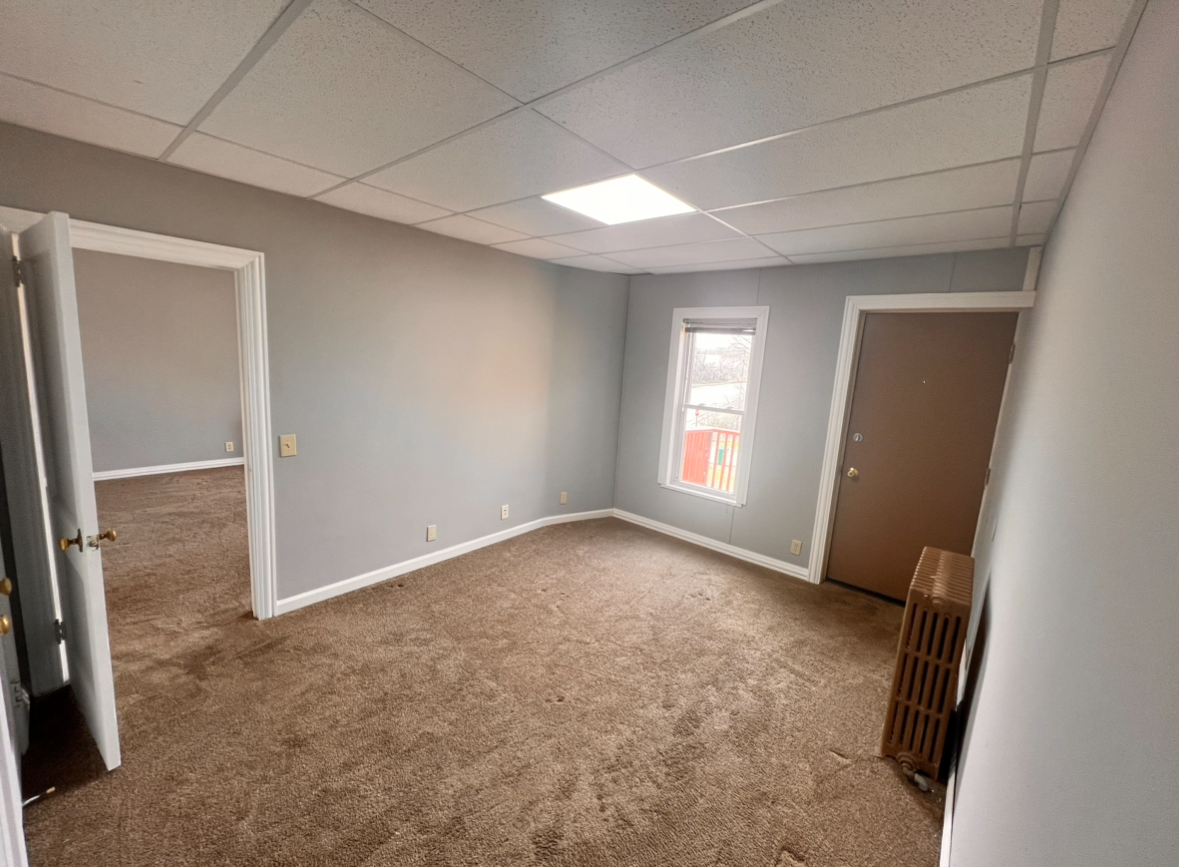 423 Roosevelt Avenue - Photo 3 of 11