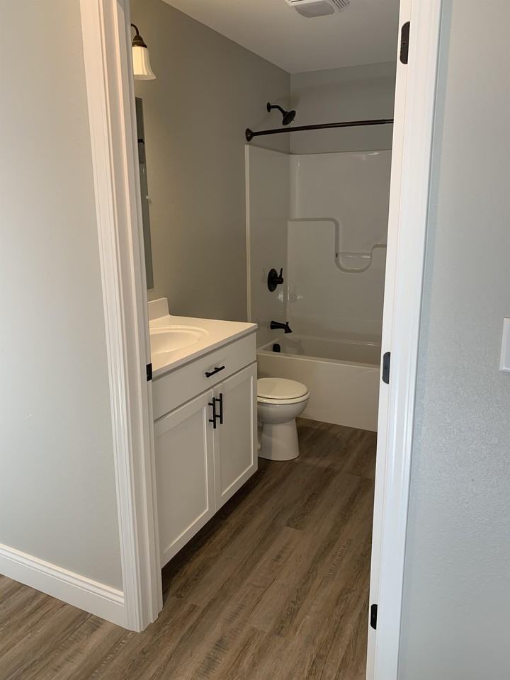 Lauren's Place - Photo 7 of 8