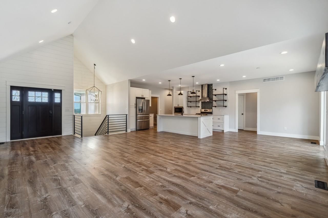 2939 Diamondhead Cir #NA - Photo 2 of 7