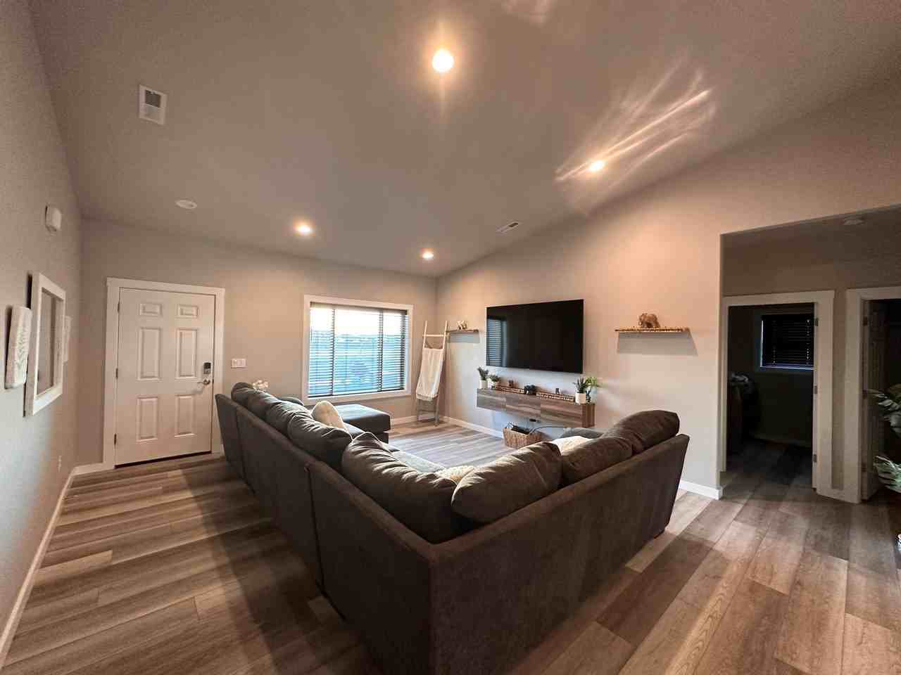 609 Caridad Ct #NA - Photo 2 of 7